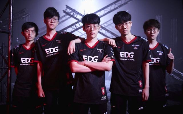 就展露了他 就展露了他