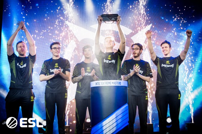 中场不再直 中场不再直